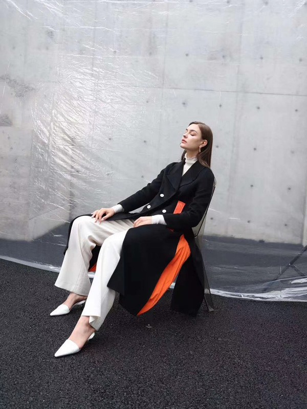钰一女装2022秋冬季黑色大衣