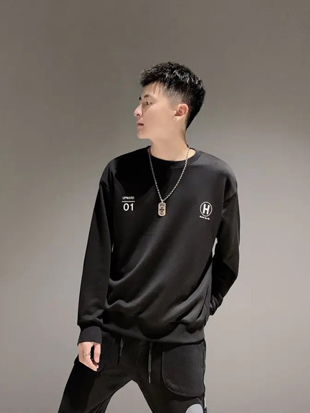 凯威路休闲装2022秋冬季黑色T恤
