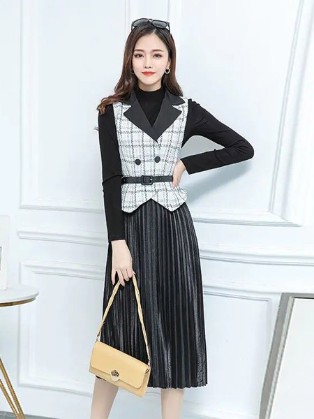 凯威路休闲装2022秋冬季黑色连衣裙