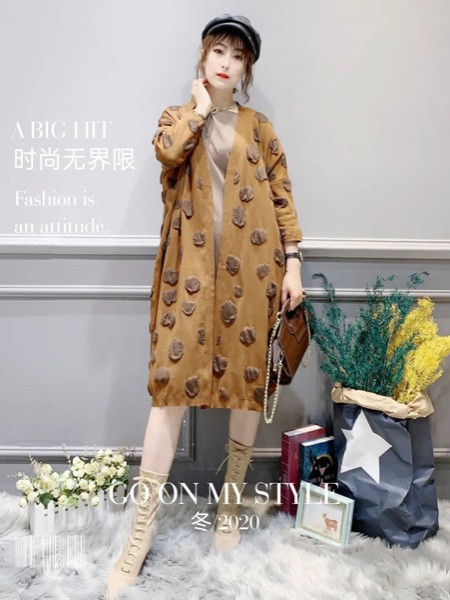 紫布语女装2022秋冬季棕色连衣裙