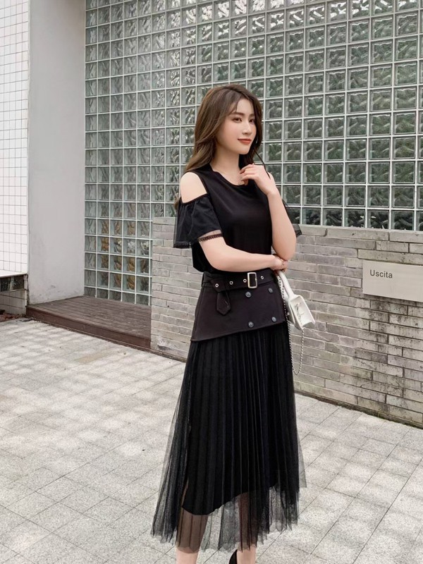 莎融女装2022春夏季黑色连衣裙