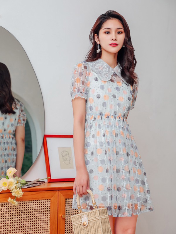 莎融女装2022春夏季白色连衣裙