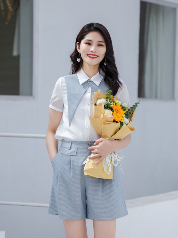 莎融女装2022春夏季蓝色短裤