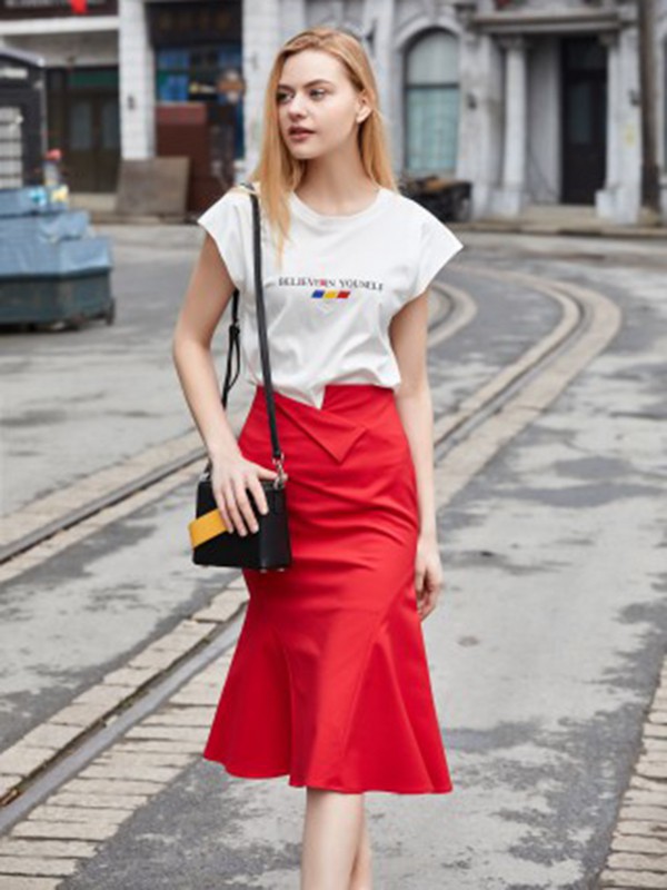 唯媚weimei2022秋冬季红色包臀裙