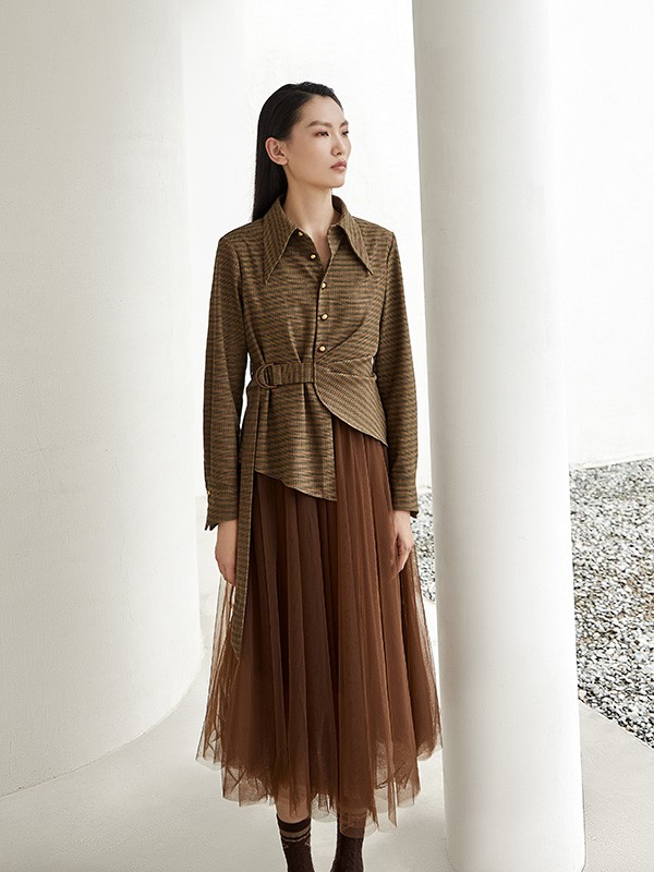 IN+茵嘉女装2022秋冬季咖啡色衬衫