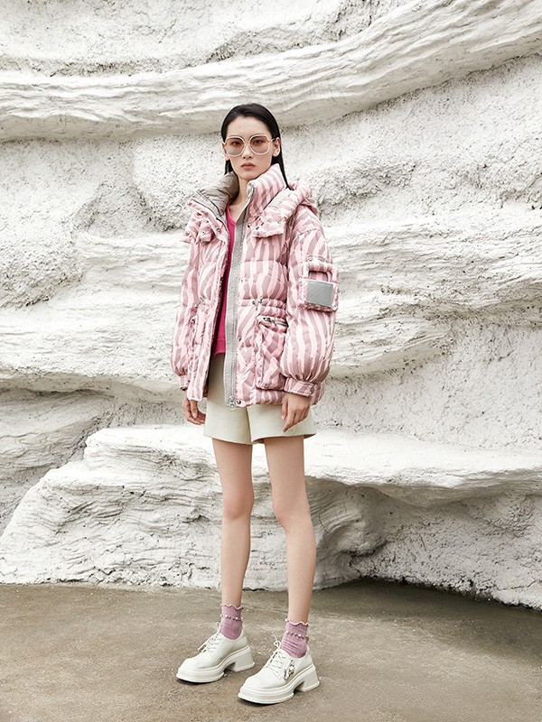 IN+茵嘉女装2022秋冬季粉色棉服