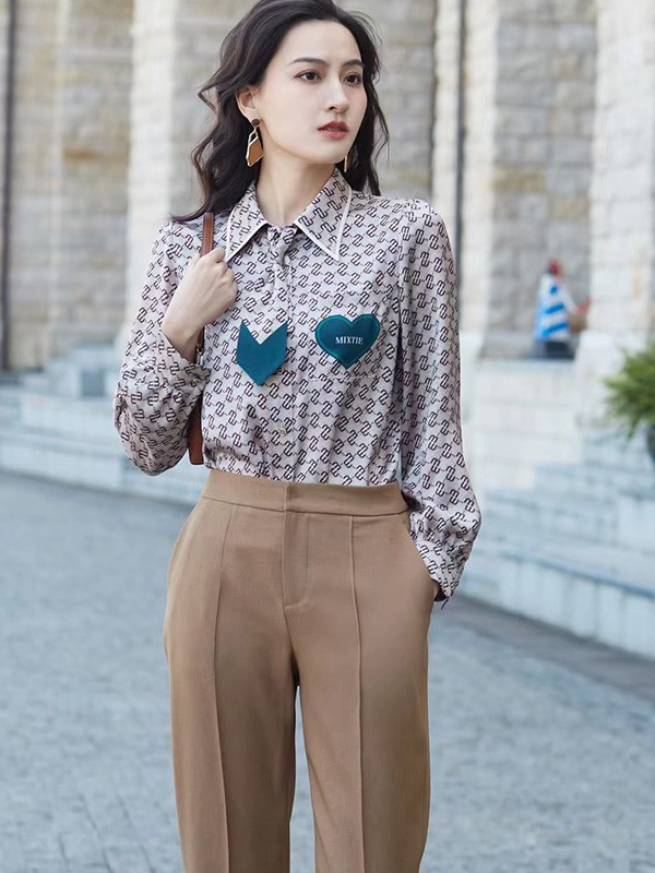 美诗缇2022秋冬季米色衬衫