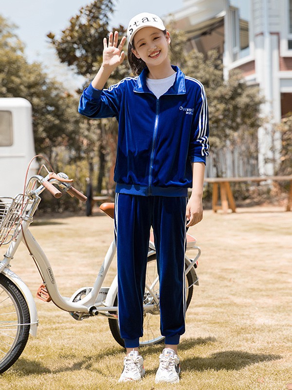 米珂凯蒂童装2022秋冬季蓝色羽绒服