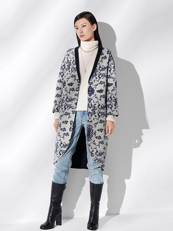 和言女装2022秋冬季白色针织衫