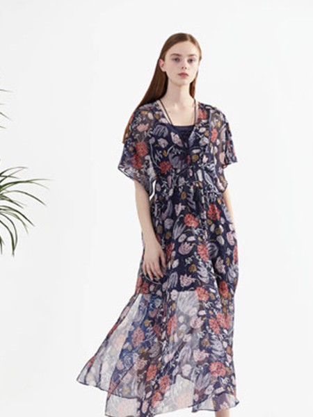 布同 2022春夏季黑色连衣裙