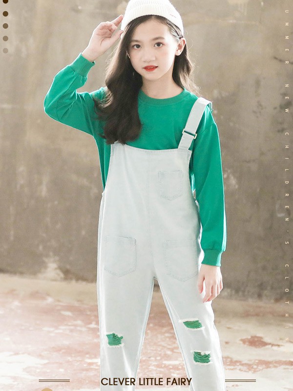 丝丝百合童装2022春夏季米色背带裤