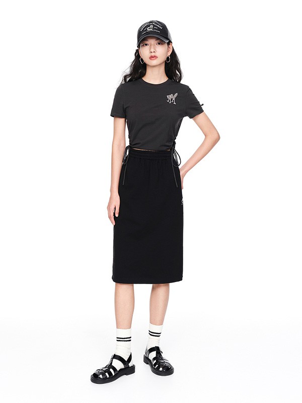 地素2022秋冬季黑色T恤