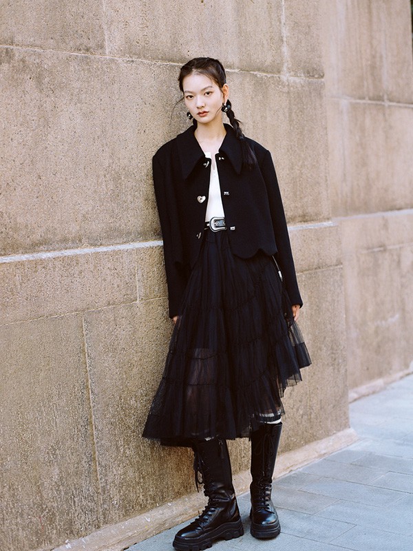 地素2022秋冬季黑色纱裙