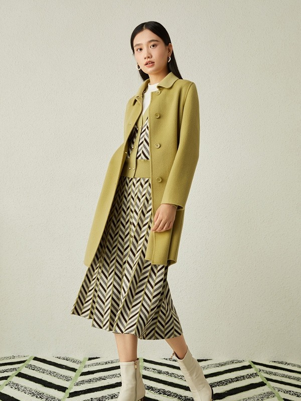 2022秋冬季绿色大衣