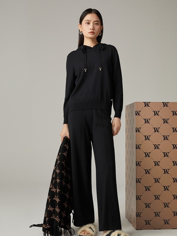 2022秋冬季黑色卫衣