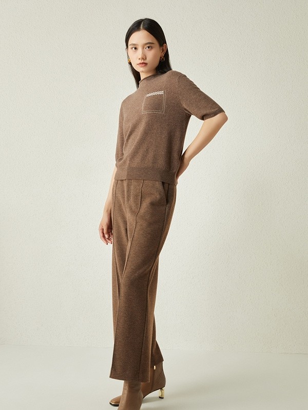 2022秋冬季咖啡色T恤