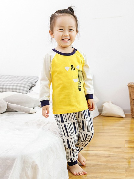 歌歌宝贝童装2022秋冬季黄色家居服