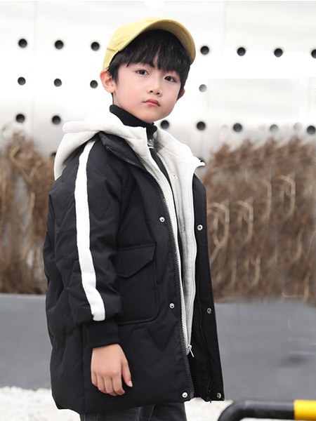 太阳雪人2022秋冬季黑色棉服