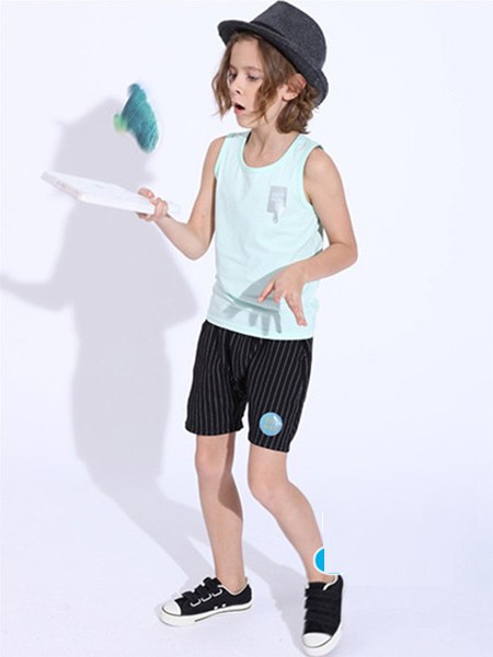 朋库一代童装2022春夏季绿色背心