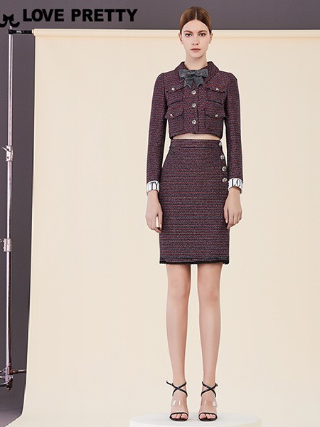 我爱漂亮2022秋冬季酒红色连衣裙