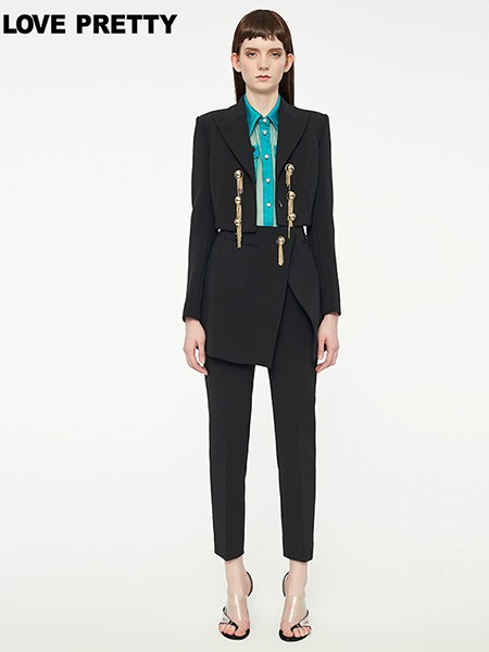 我爱漂亮2022秋冬季黑色连衣裙