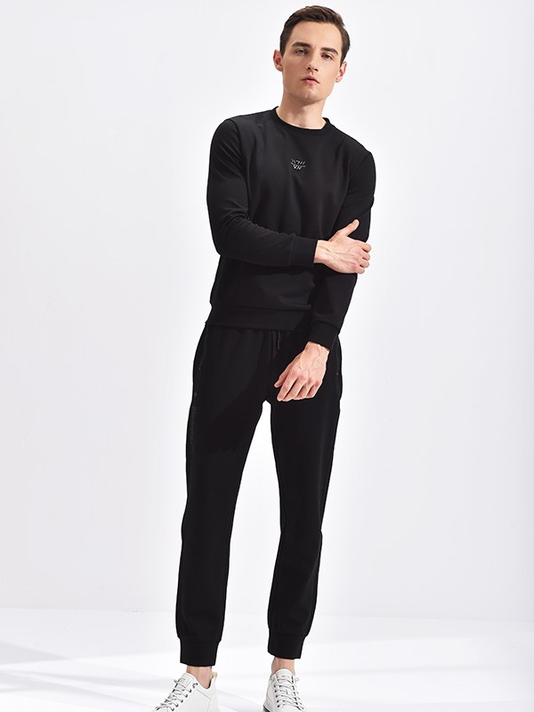 恩咖2022秋冬季黑色T恤