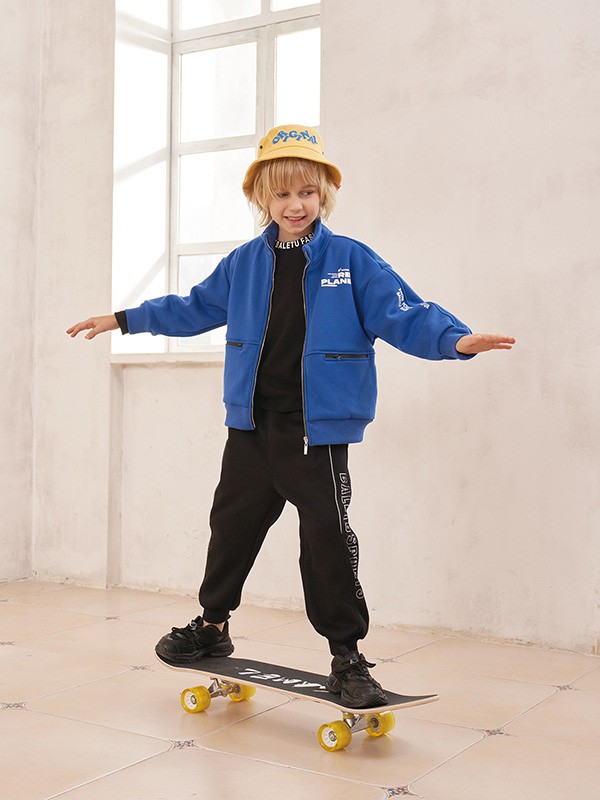 芭乐兔童装2022秋冬季黑色T恤