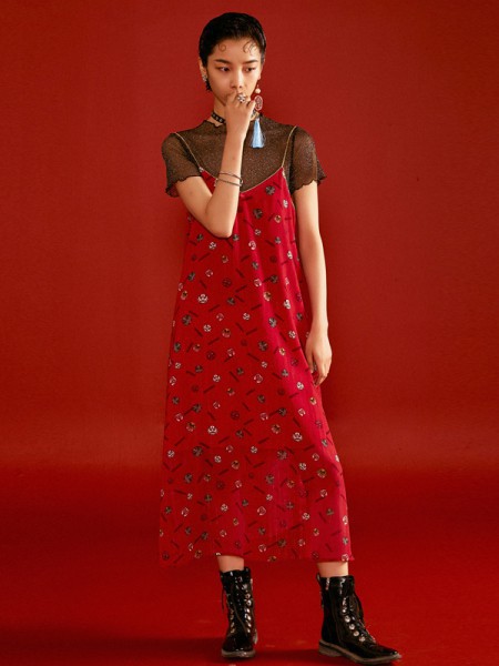 裂帛女装2022秋冬季红色吊带裙