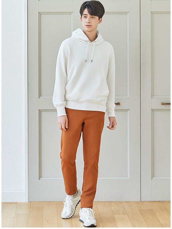 优衣库休闲装2022秋冬季白色卫衣