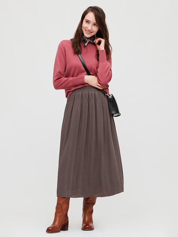 优衣库休闲装2022秋冬季咖啡色长裙