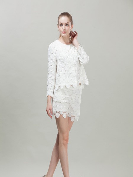 优雅时光2022春夏季白色背心