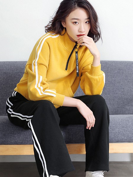 自由呼吸2022春夏季黄色上衣