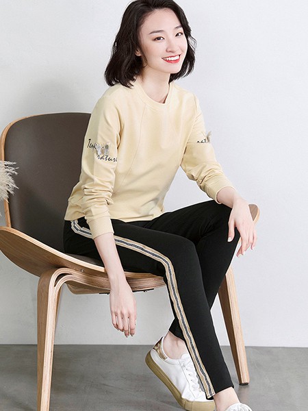 自由呼吸女装2022春夏季黄色T恤