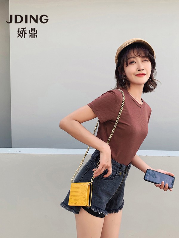 娇鼎女装2022秋冬季咖啡色T恤