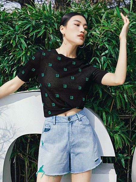 领弟女装2022春夏季黑色T恤