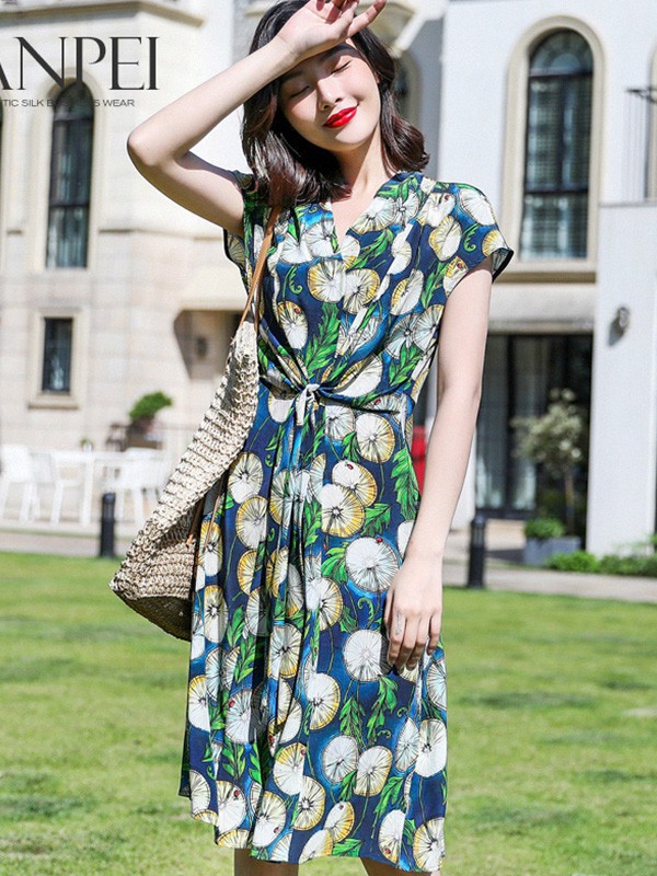 兰佩女装2022秋冬季绿色连衣裙