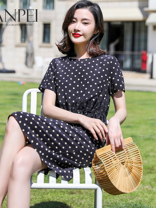 兰佩女装2022春夏季黑色连衣裙