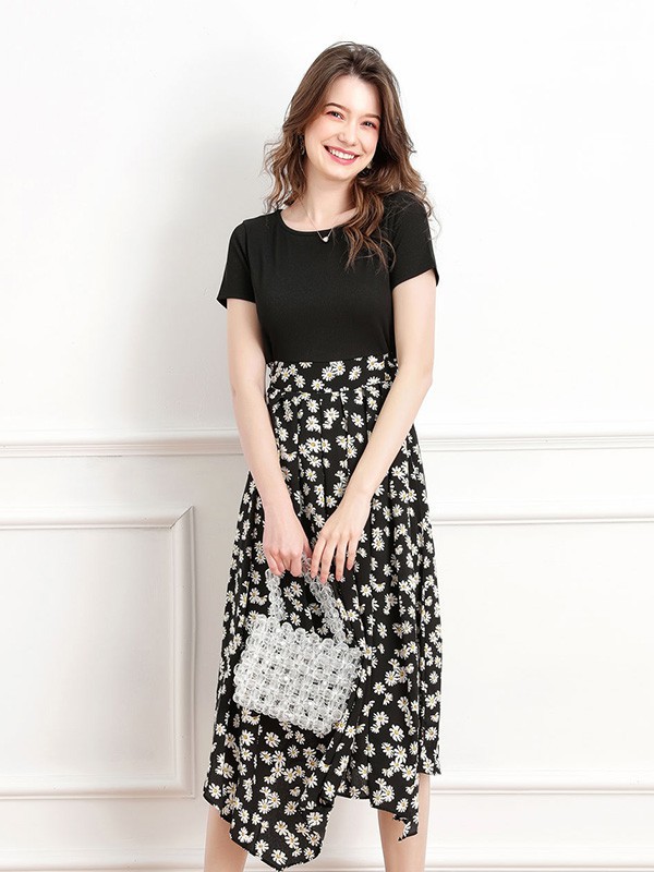 上东轻奢女装2022春夏季黑色连衣裙