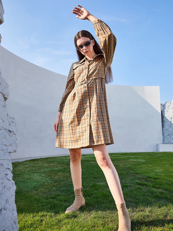 圣多衣2022秋冬季卡其色风衣