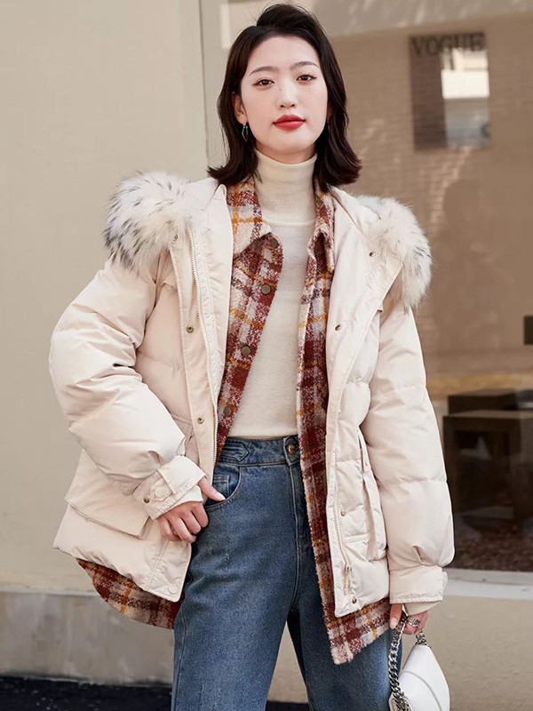 点占2022秋冬季白色派克服