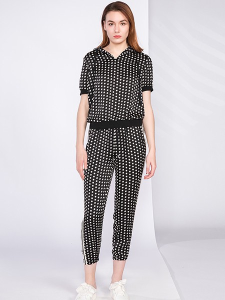 柏维娅女装2022秋冬季黑色套装