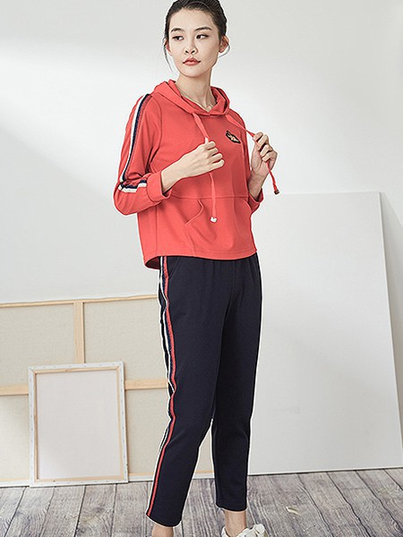 柏维娅女装2022秋冬季橙色卫衣