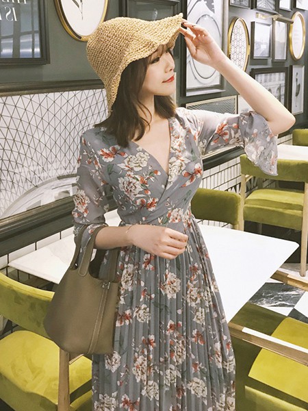 蔓缇蜜丝女装2022春夏季灰色连衣裙