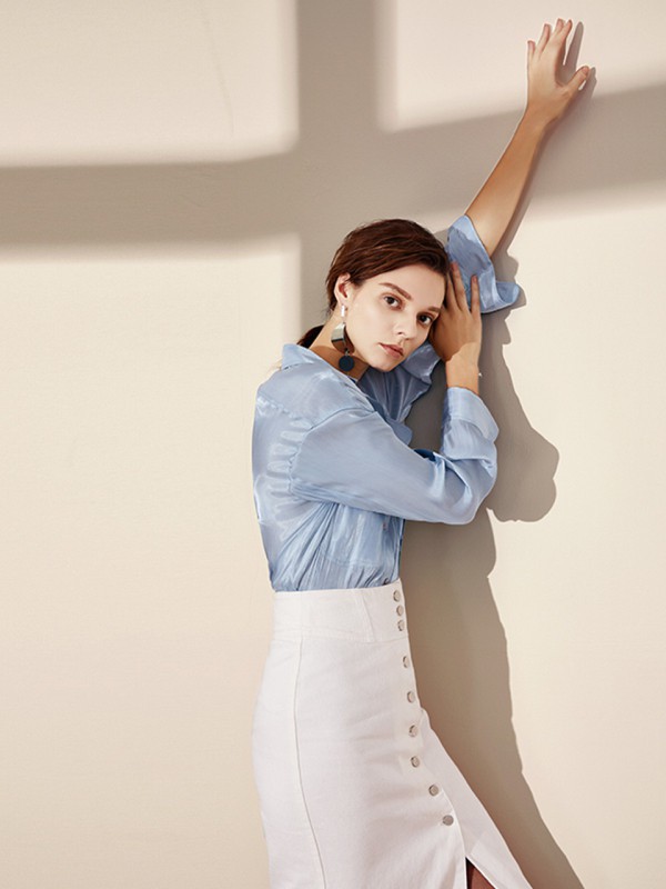 她图2022春夏季白色包臀裙