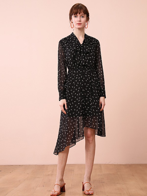 她图女装2022春夏季黑色连衣裙