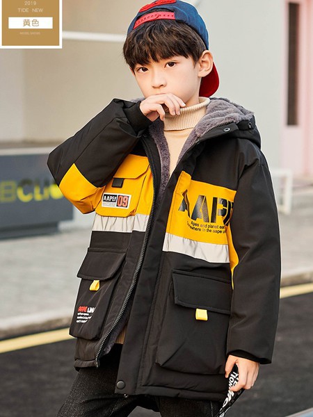 维尼力啦2022秋冬季黑色棉服