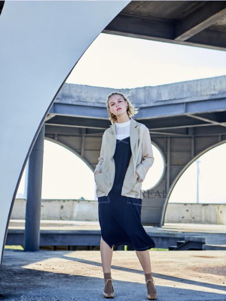 瑞尔2022秋冬季藏蓝色吊带裙