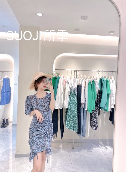 所季2022夏季蓝色连衣裙