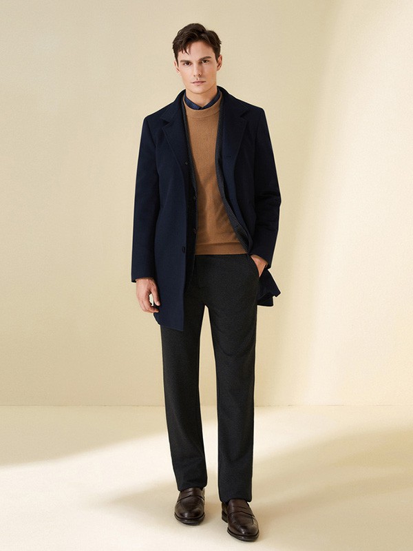 依文男装2022秋冬季黑色西装