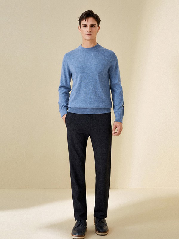 依文男装2022秋冬季蓝色毛衣